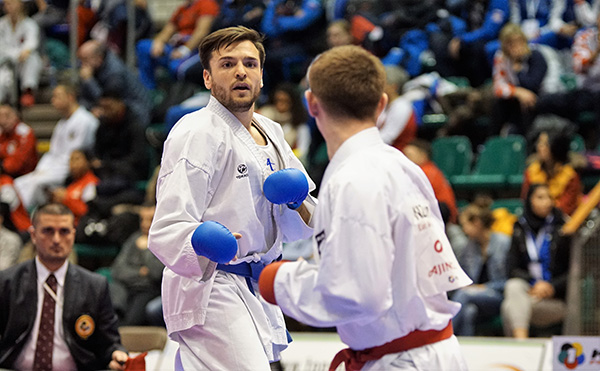 Stefan Pokorny steht im Finale -67 kg von Rotterdam