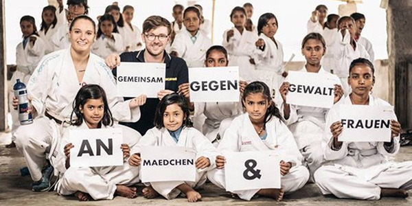 SONNE-International kämpft mit Ex-Karate-Weltmeisterin Alisa Buchinger gegen Gewalt an Frauen in Indien.