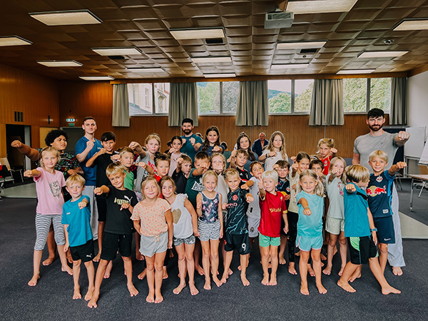 Karate begeistert bei Jugend zum Sport in Rif